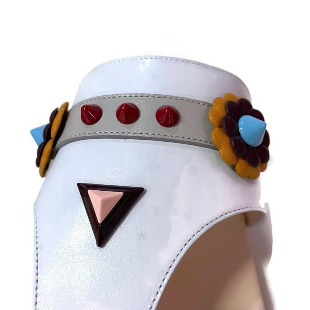 Fendi White Leather Flowerland Thong Sandal - Picture 4 of 9